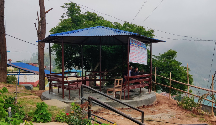 कार्यालयमा नव निर्मित प्रतिक्षालय